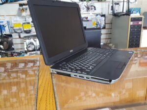 Dell Latitude E5530 3